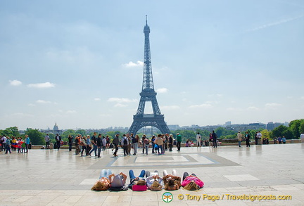 Grand square of the Palais de Chaillot